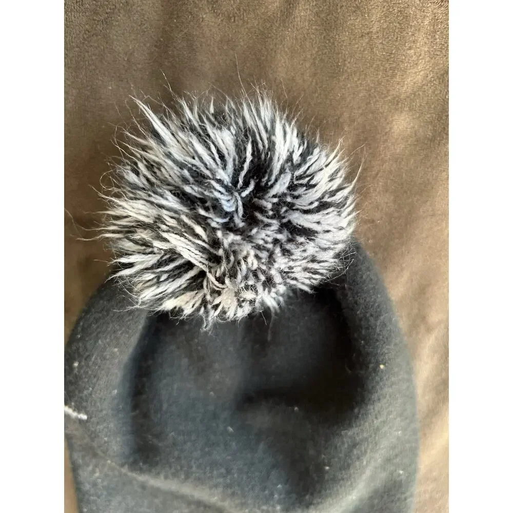 Nike Beanie Hat Black White Swoosh Pom Pom Kids One Size Snow Hiking Cap Hat
